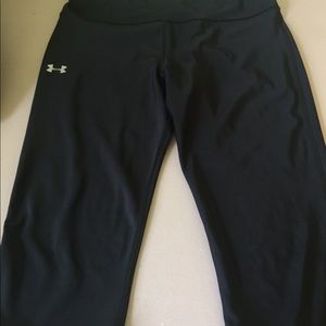 Women’s under armor capris
